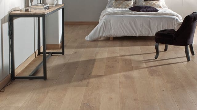 Travaux de rénovation en sol parquet à Pornichet dans un appartement